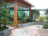 英德仙水花園天臺(tái)花園-塑木紋小屋、塑石花基